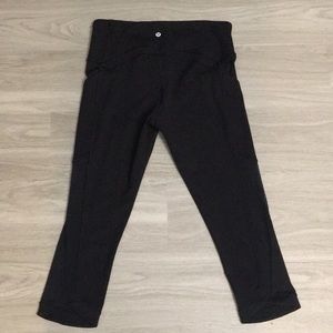 Lululemon mesh crop size 10